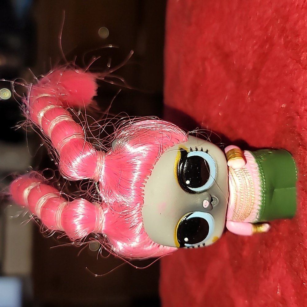 MGA LOL Surprise Crew Remix pet Cat - Brass Kitty Pink Hair